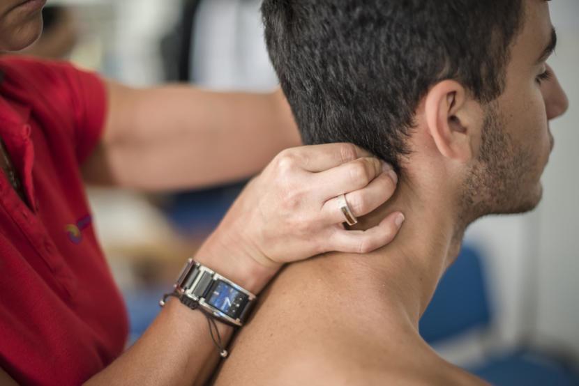 Headache in the back of the head: 7 causes with treatment