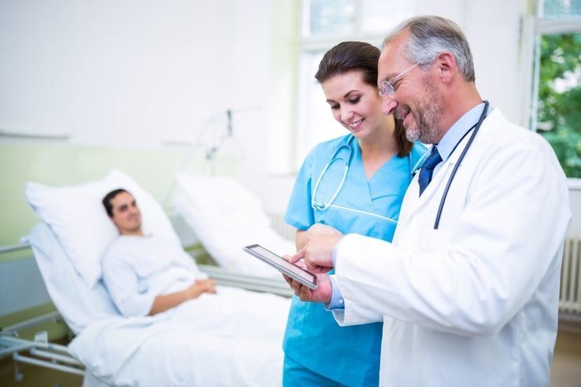 Doctors Can Learn from How Nurses Care